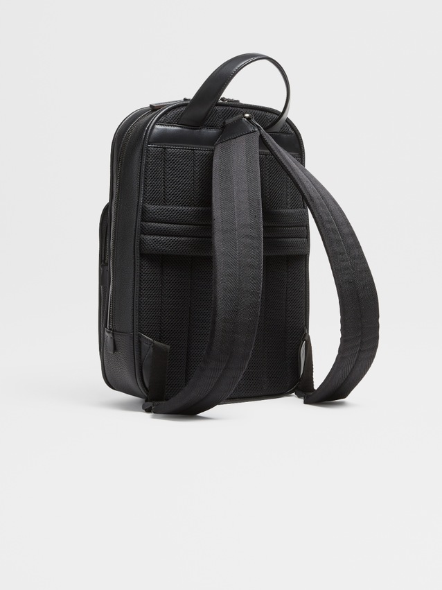 Leather bags and travel luggage for men 