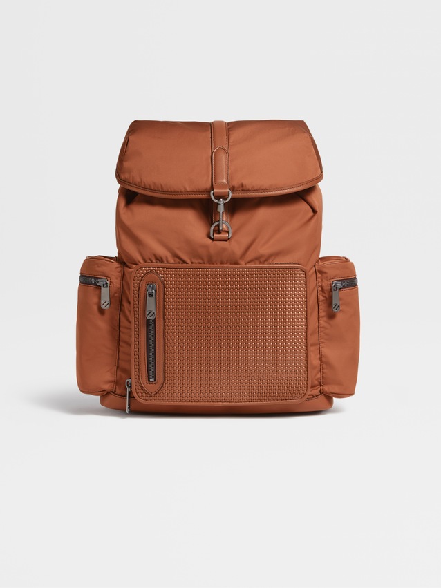 Leather bags and travel luggage for men 