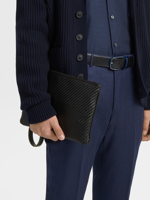 Leather bags and travel luggage for men 