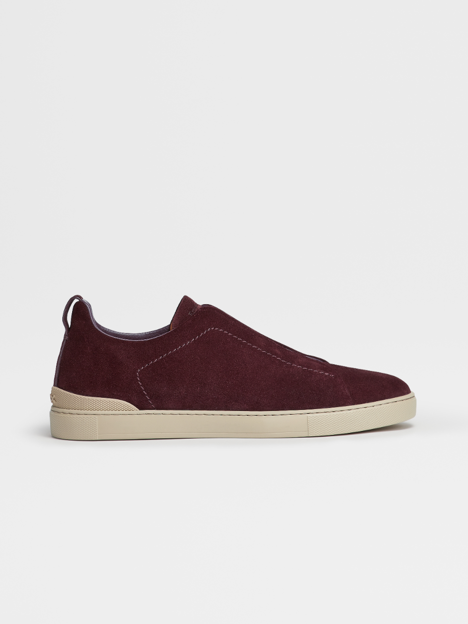 Para un día de viaje cuestionario Premio Zapatillas Triple Stitch™ en Ante Color Vino FW22 10510279 | Zegna
