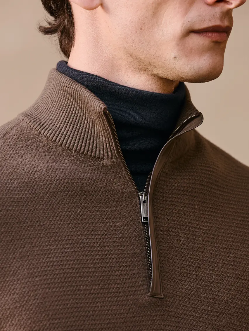Un look essentiel élégant pour homme avec maille haut de gamme, de la collection FW25 de ZEGNA.