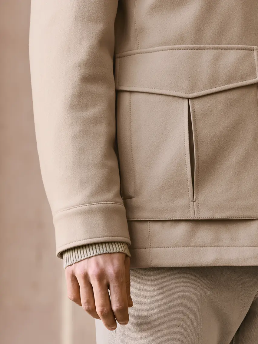 Tenue d’automne raffinée avec vêtement d’extérieur haut de gamme de la collection FW25 de ZEGNA.
