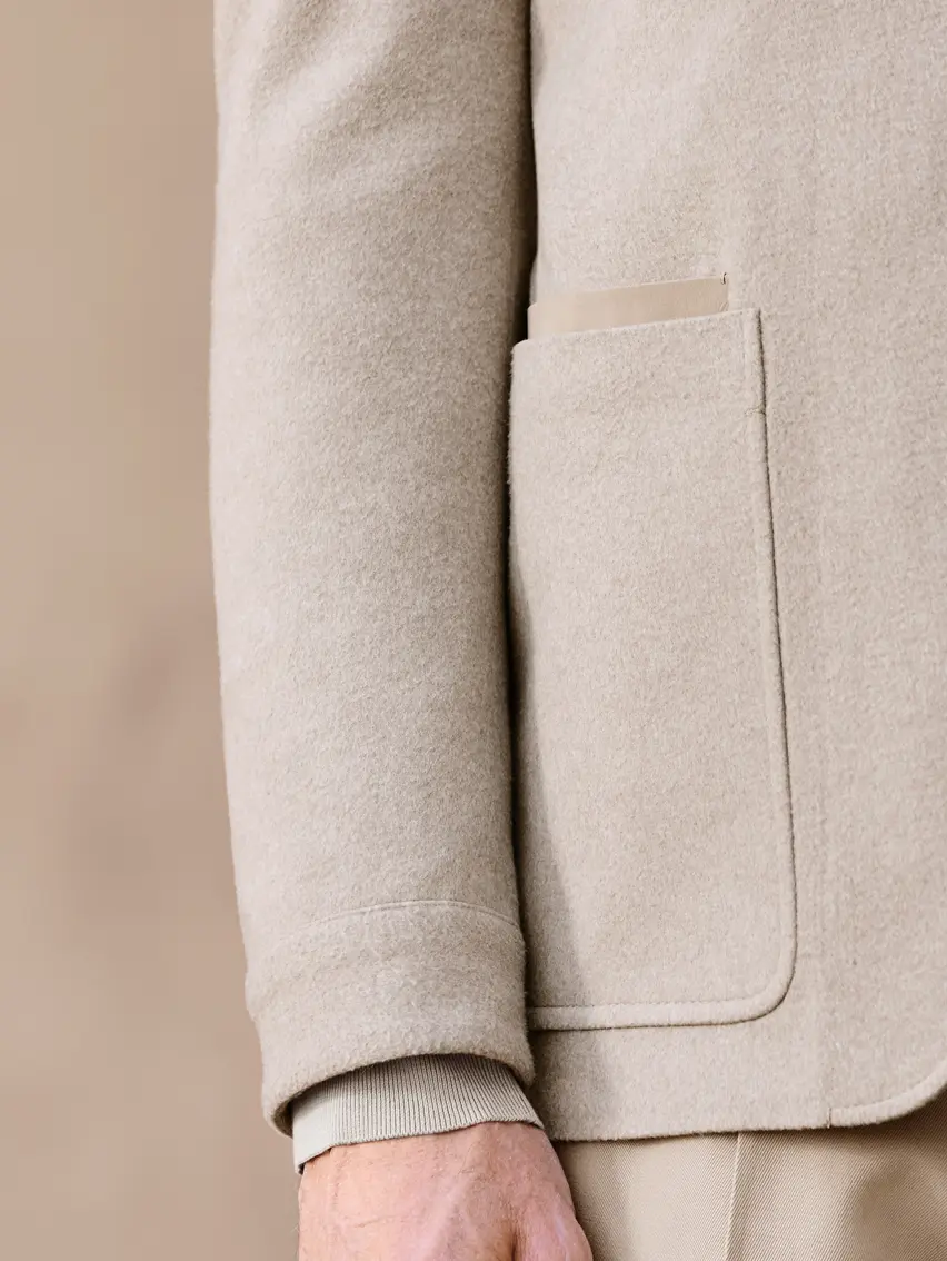 Look minimaliste d’esprit sartorial pour homme de la collection FW25 de ZEGNA.