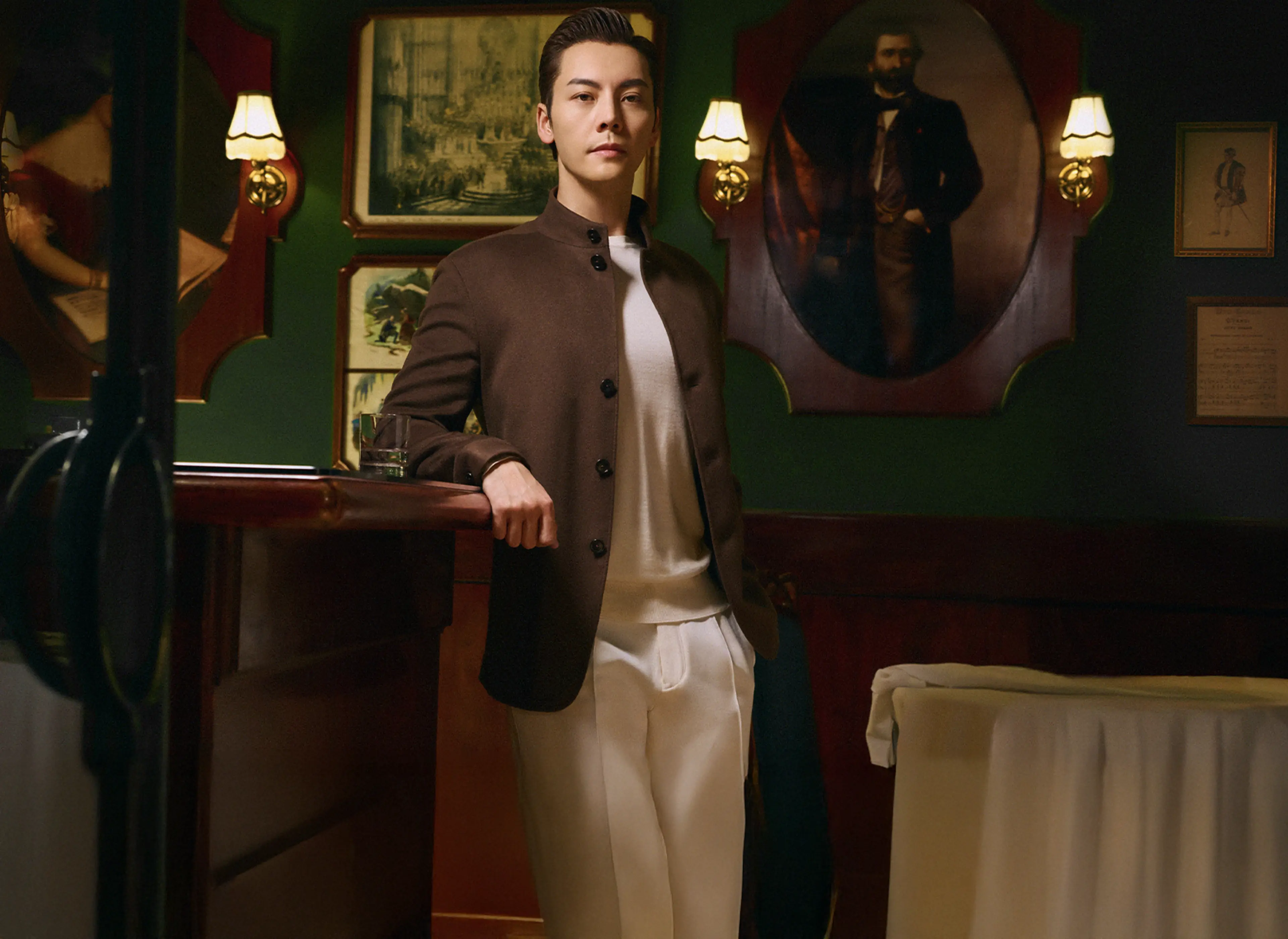 陳偉霆身著 ZEGNA 打造的精緻剪裁造型