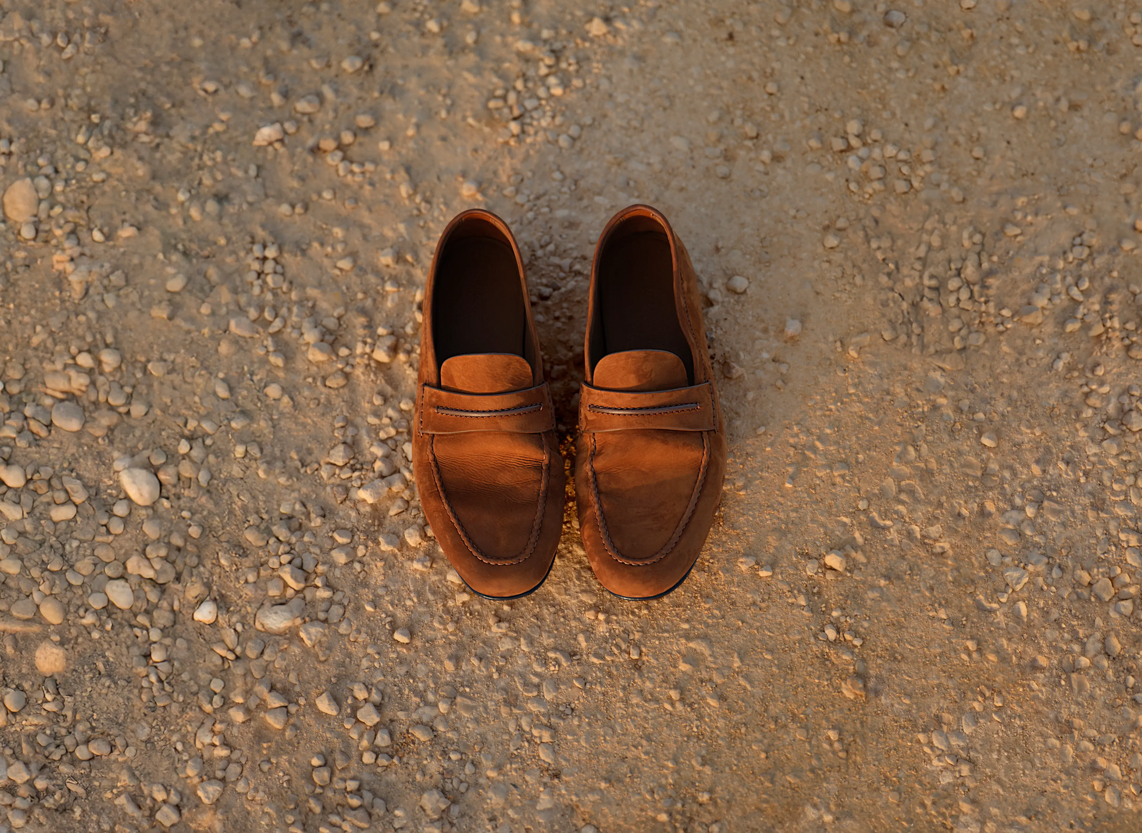 Sapato loafer Mocassin em camurça para homem concebido em pele italiana fina, da coleção Primavera/Verão 2025 da ZEGNA.
