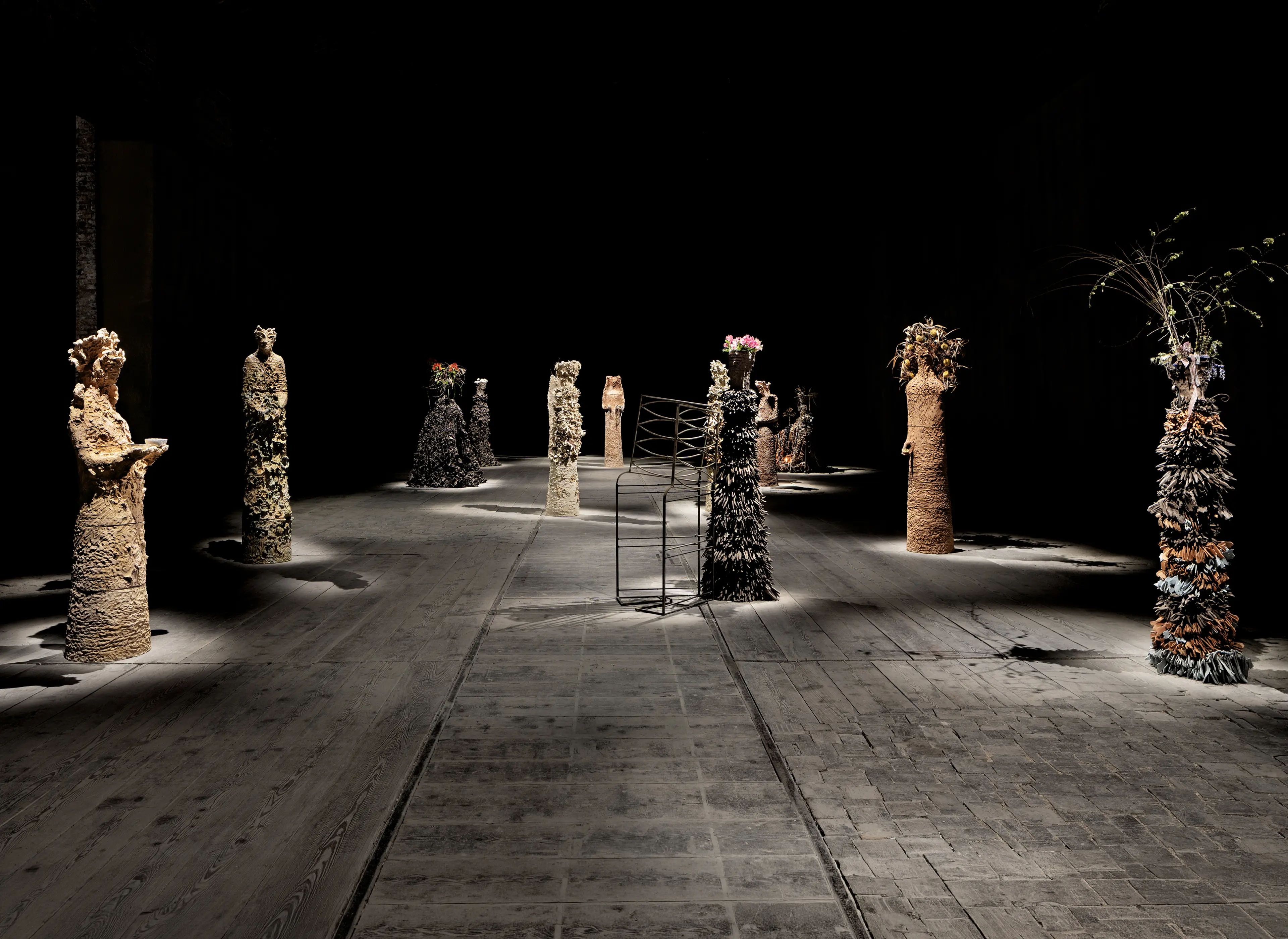 Opera di Cecilia Camonini alla Biennale di Venezia per il Padiglione Italia, nell’ambito del progetto “Con Te Tutto”.