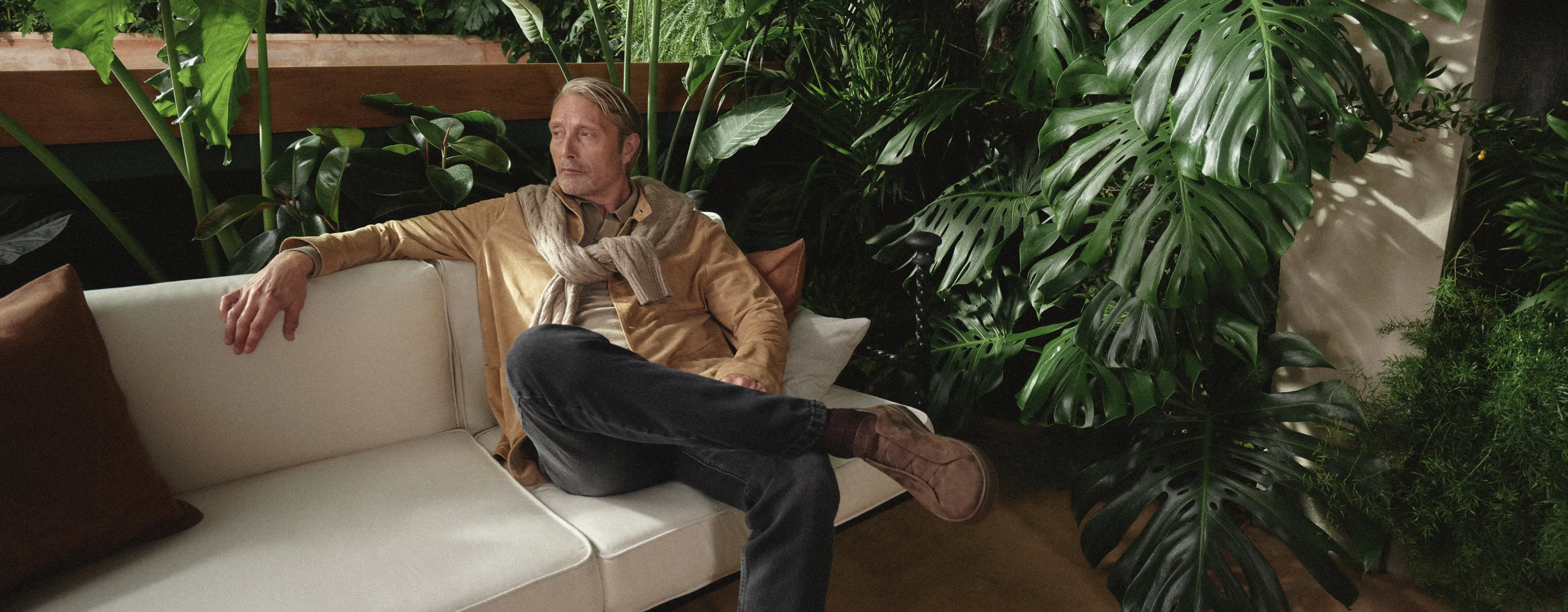 Mads Mikkelsen in the SECONDSKIN Conte Jacket and melange linen-cashmere-silk sweater, ZEGNA SS26.