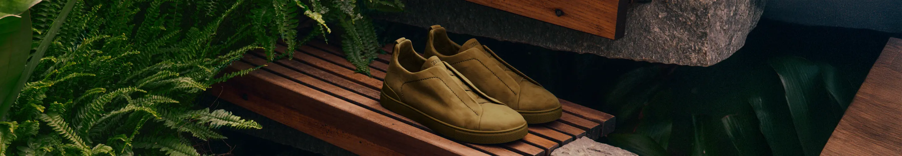 Primer plano de los sneakers Triple Stitch™ de la colección SS26 de ZEGNA.