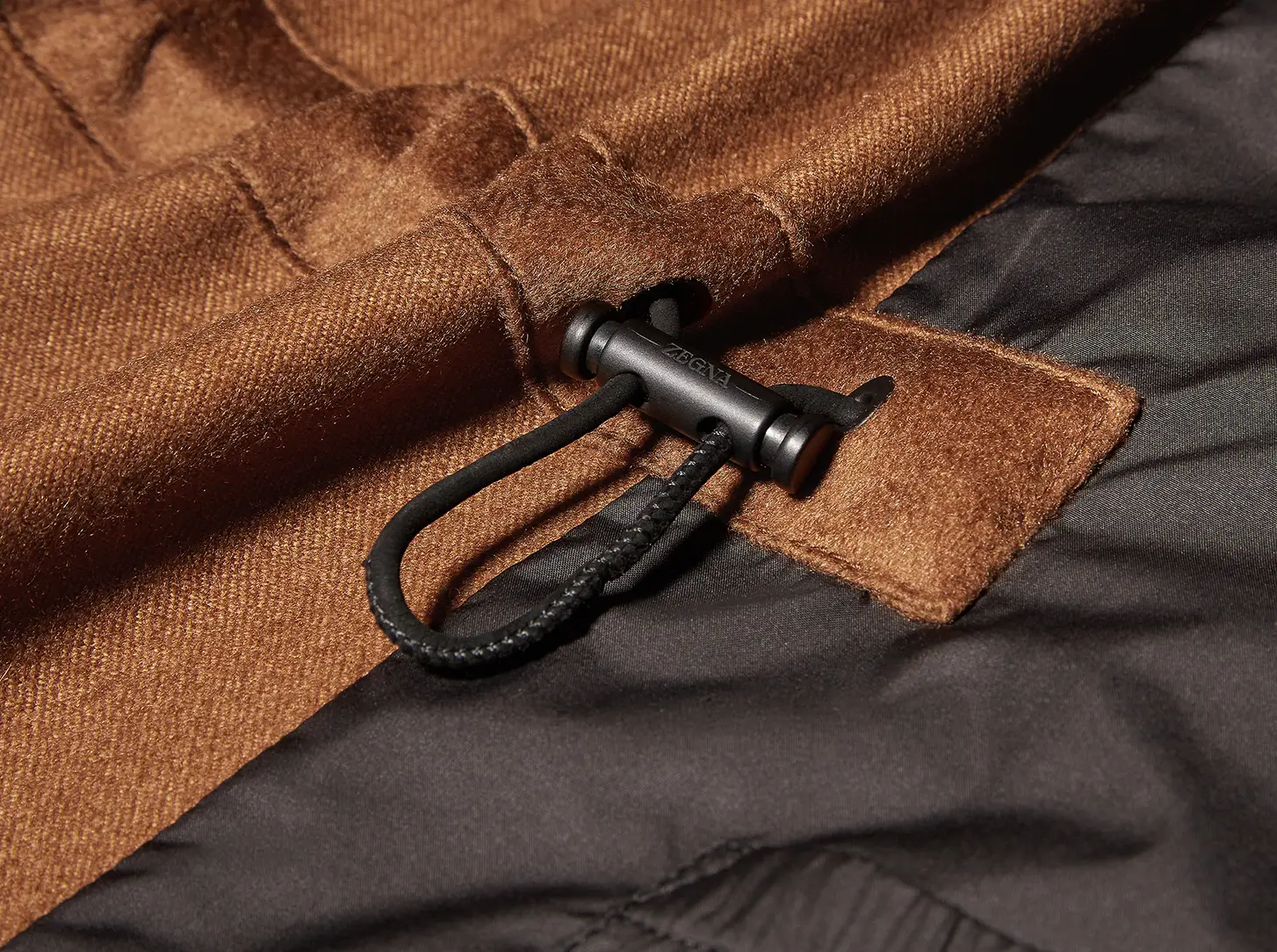 Customize the fit with the drawstring waistband and hem.