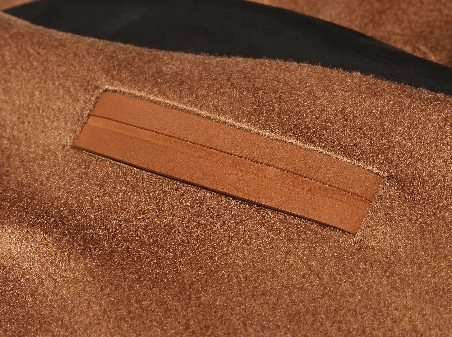 Customize the fit with the drawstring waistband and hem.